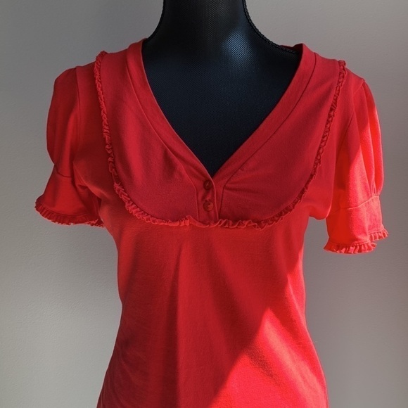 Precchio Colors Concept Red Ruffle Detail Fitted Short Sleeve Knit Top - Picture 2 of 7